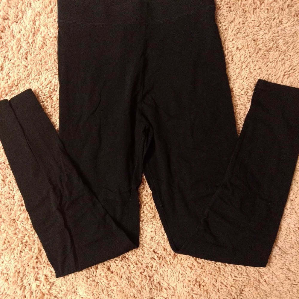 Black leggings